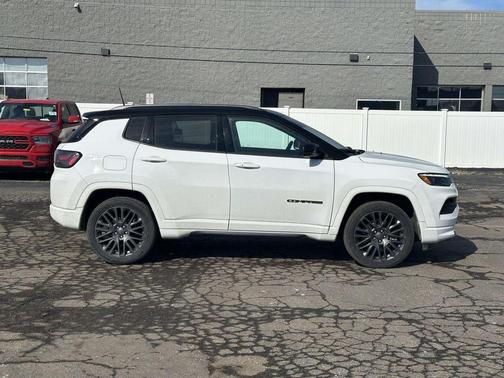 2023 Jeep Compass Altitude