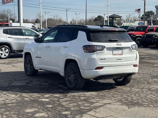 2023 Jeep Compass Altitude