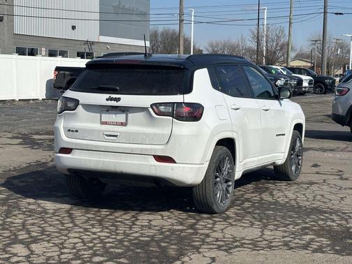 2023 Jeep Compass Altitude