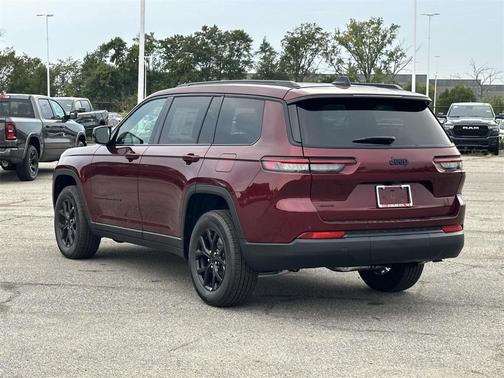 2025 Jeep Grand Cherokee L Laredo