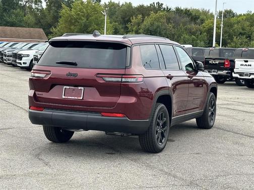 2025 Jeep Grand Cherokee L Laredo