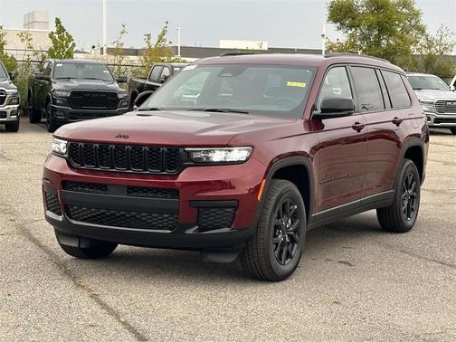 2025 Jeep Grand Cherokee L Laredo