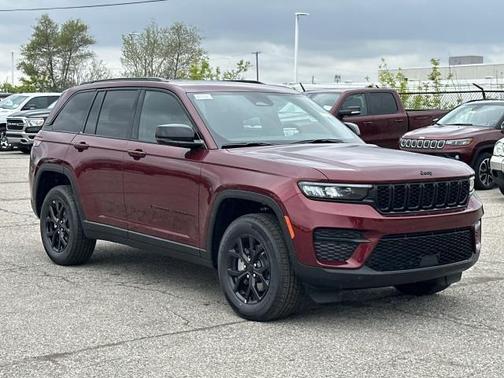 2025 Jeep Grand Cherokee Laredo