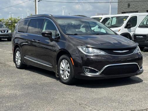 Cordovan 2018 Chrysler Pacifica Touring-L Plus