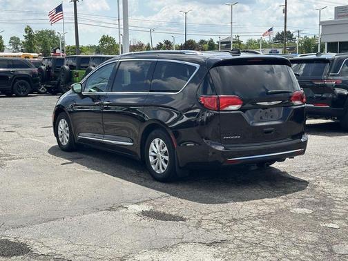 Cordovan 2018 Chrysler Pacifica Touring-L Plus