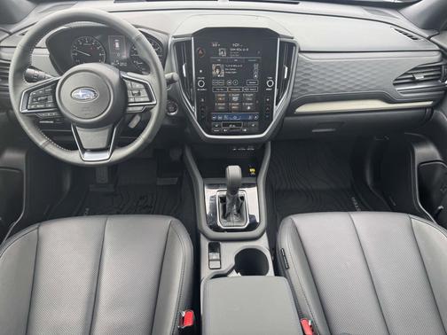 Crystal White Pearl 2025 Subaru Forester Limited