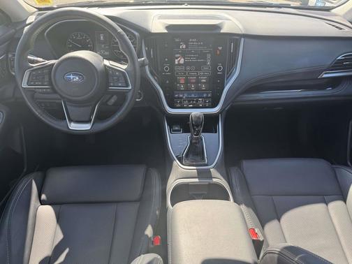 Crystal Black Silica 2025 Subaru Outback Limited