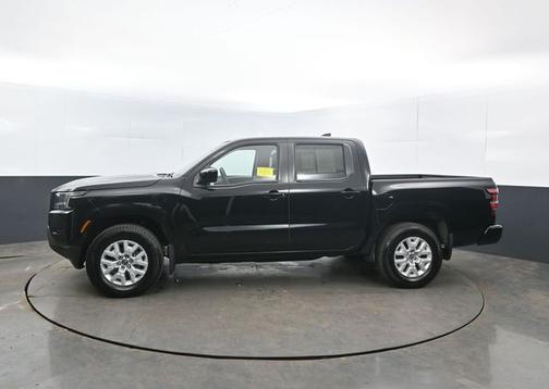 Black 2023 Nissan Frontier SV