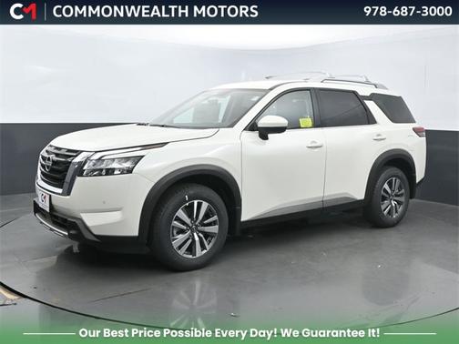 2024 Nissan Pathfinder SL