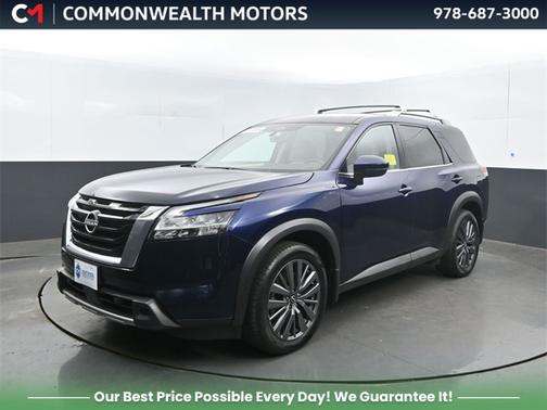 2024 Nissan Pathfinder SL