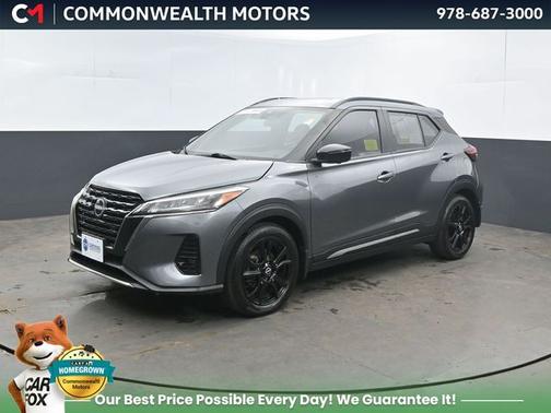 Gun Metallic 2024 Nissan Kicks SR