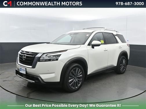 2024 Nissan Pathfinder SL