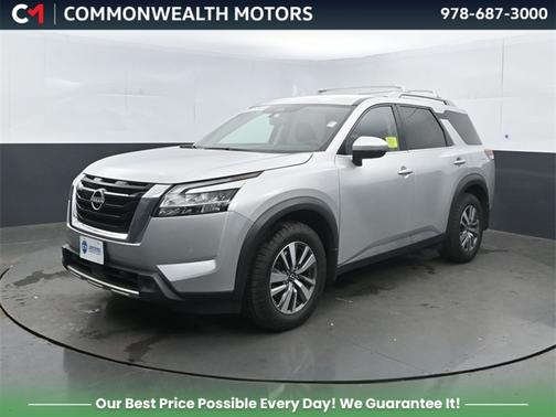 2022 Nissan Pathfinder SL