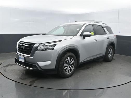2022 Nissan Pathfinder SL