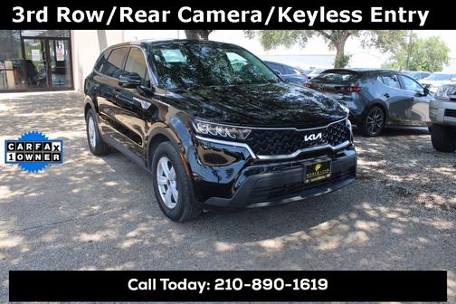 2022 Kia Sorento LX w/ 3rd Row, Rear Camera, Keyless