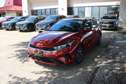 2024 Kia Forte LXS w/ Keyless Entry, Bluetooth, Lane