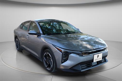 2025 Kia K4 EX w/ Remote Start, Wireless Charger,