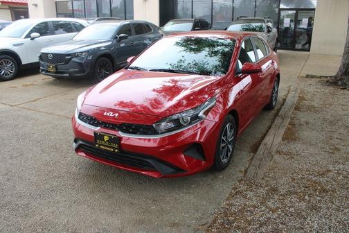 2024 Kia Forte LXS w/ Keyless Entry, Lane Assist,