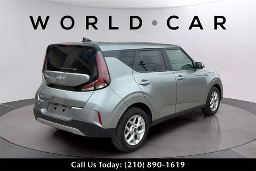 2024 Kia Soul LX w/ Tech Pkg, Lane Assist, Collision