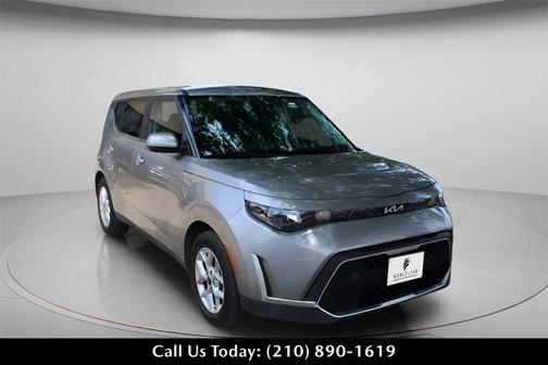 2023 Kia Soul LX w/ Tech Pkg, Keyless Entry, Rear
