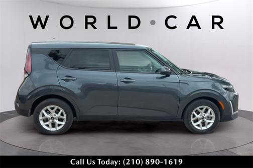 2024 Kia Soul LX w/ Tech Pkg, Lane Assist, Collision