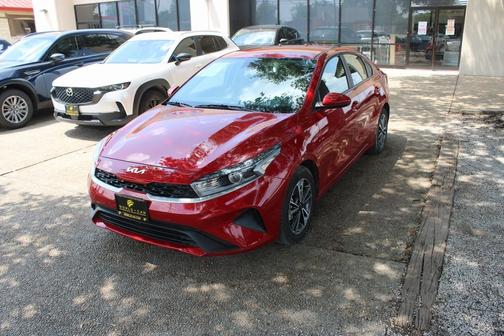 2024 Kia Forte LXS w/ Keyless Entry, Lane Assist,