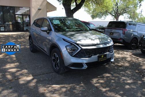 2024 Kia Sportage LX w/ Keyless Entry, Rear Camera,