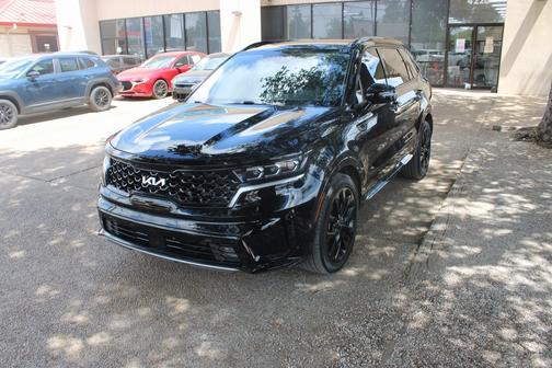 2022 Kia Sorento SX w/ SynTex, 3rd Row, Navigation,