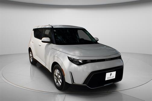 2024 Kia Soul LX w/ Tech Pkg, Lane Assist, Rear