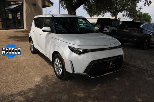 2024 Kia Soul LX w/ Tech Pkg, Lane Assist, Rear