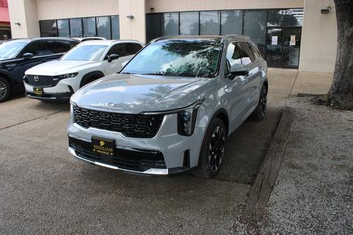 2024 Kia Sorento SX w/ SynTex, 3rd Row, Rear Captains