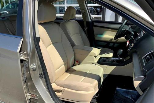2016 Subaru Legacy Base