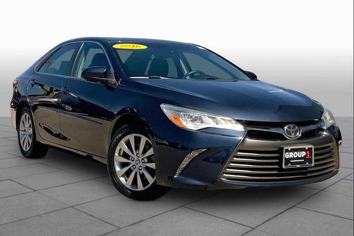 Parisian Night Pearl 2016 Toyota Camry XLE