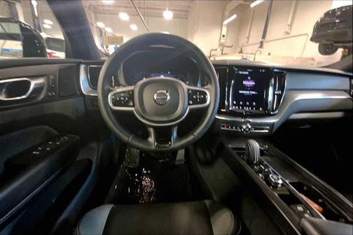 2022 Volvo XC60 Recharge Plug-In Hybrid T8 R-Design