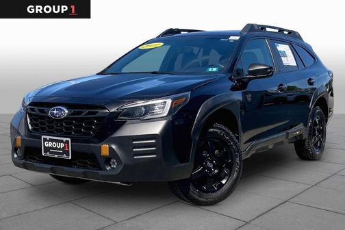 Crystal Black Silica 2022 Subaru Outback Wilderness