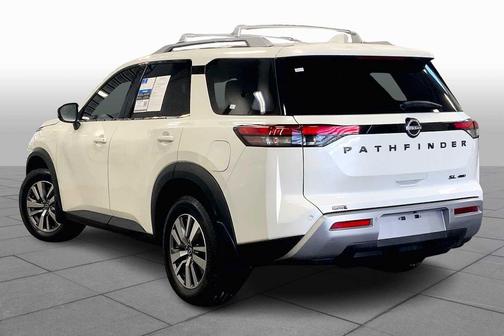 2022 Nissan Pathfinder SL 4WD