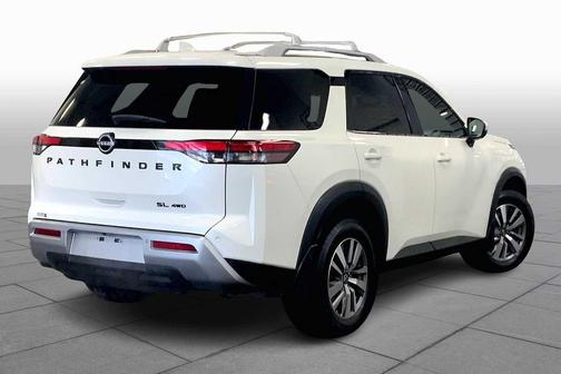 2022 Nissan Pathfinder SL 4WD