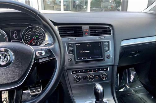 2017 Volkswagen Golf Alltrack TSI SE