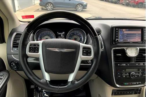 2013 Chrysler Town & Country Limited