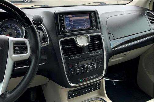 2013 Chrysler Town & Country Limited