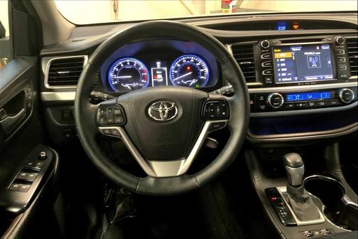 2016 Toyota Highlander Limited Platinum