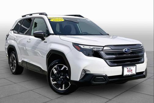 Crystal White Pearl 2025 Subaru Forester Hybrid Premium