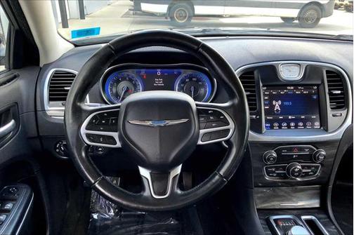 2018 Chrysler 300 Touring
