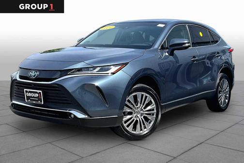 Coastal Gray Metallic 2024 Toyota Venza Limited