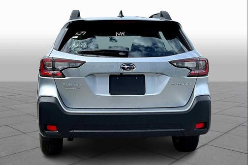 2025 Subaru Outback Base