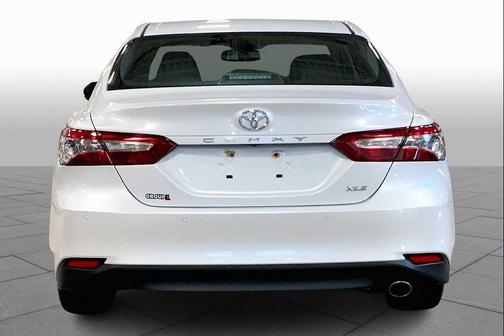 Wind Chill Pearl 2018 Toyota Camry XLE