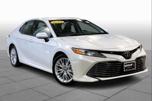 Wind Chill Pearl 2018 Toyota Camry XLE