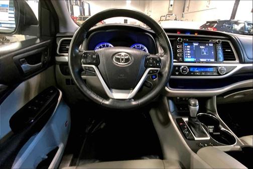Alumina Jade Metallic 2018 Toyota Highlander Limited Platinum