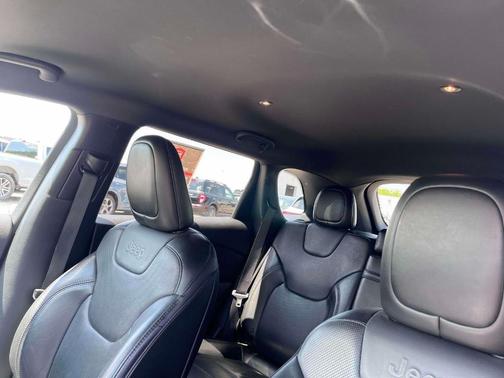 Granite Crystal Clearcoat Metallic 2019 Jeep Cherokee High Altitude