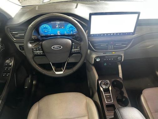 Iconic Silver Metallic 2023 Ford Escape Platinum
